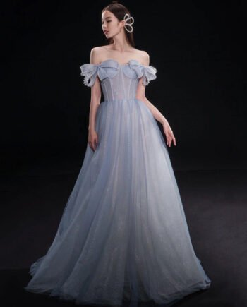 Light Blue Host One-shoulder Model Catwalk